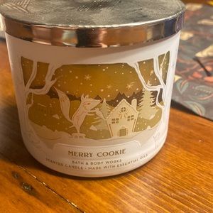 Bath and body works merry cookie candle